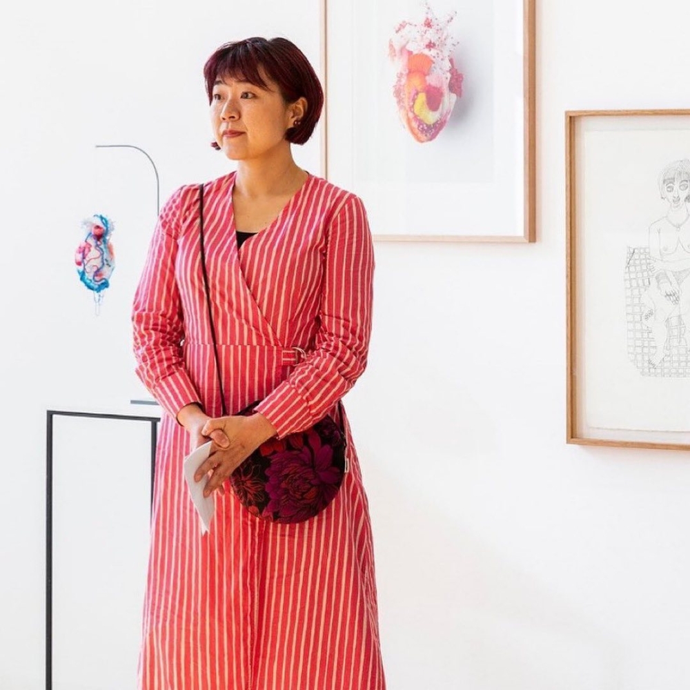 出生於日本、在韓國傳統家庭長大的藝術家 Ema Shin(辛愛麻)