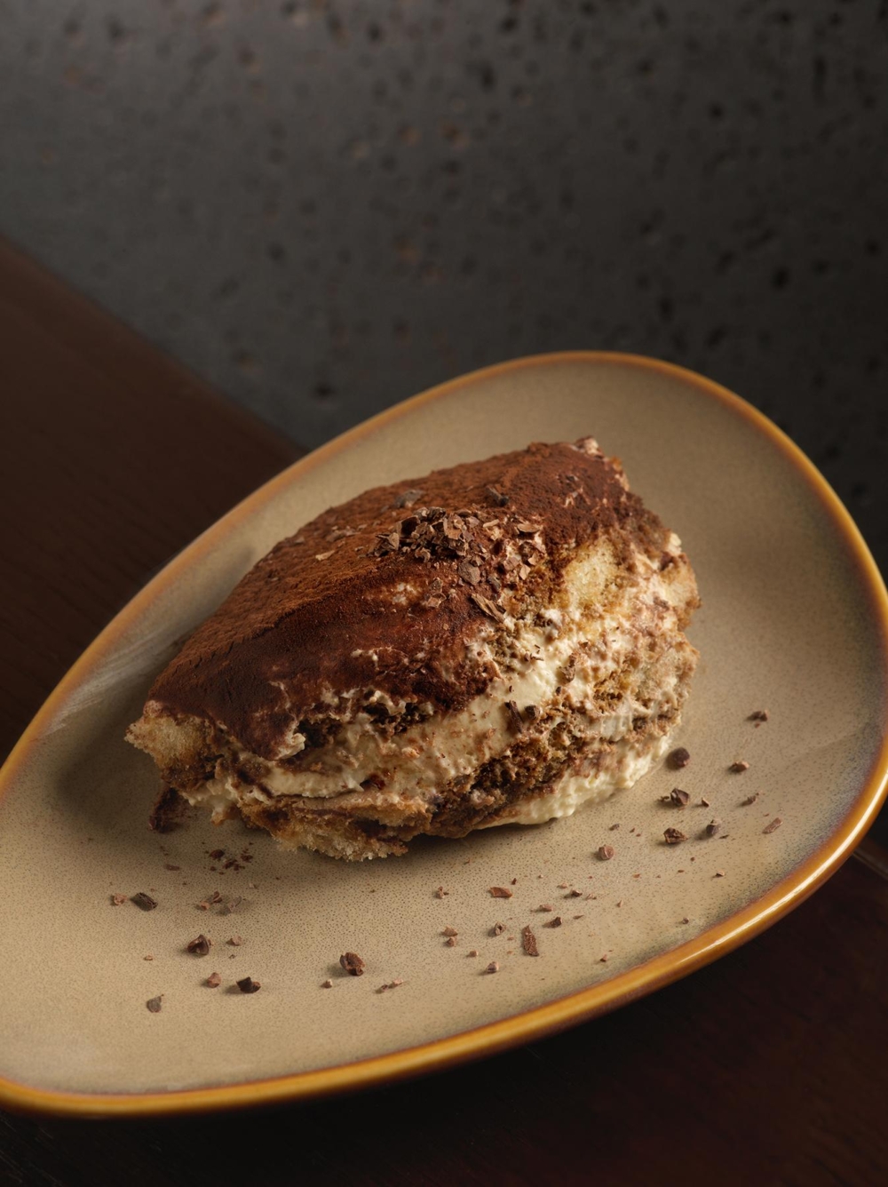 La Volta Tiramisu，芝士滑順如絲，濃縮咖啡與巧克力風味交織，層層香醇，甜而不膩，細膩呈現經典意式風情。