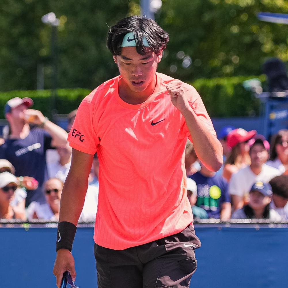 父母從事教育工作:你提到父親為學校校長、母親為老師