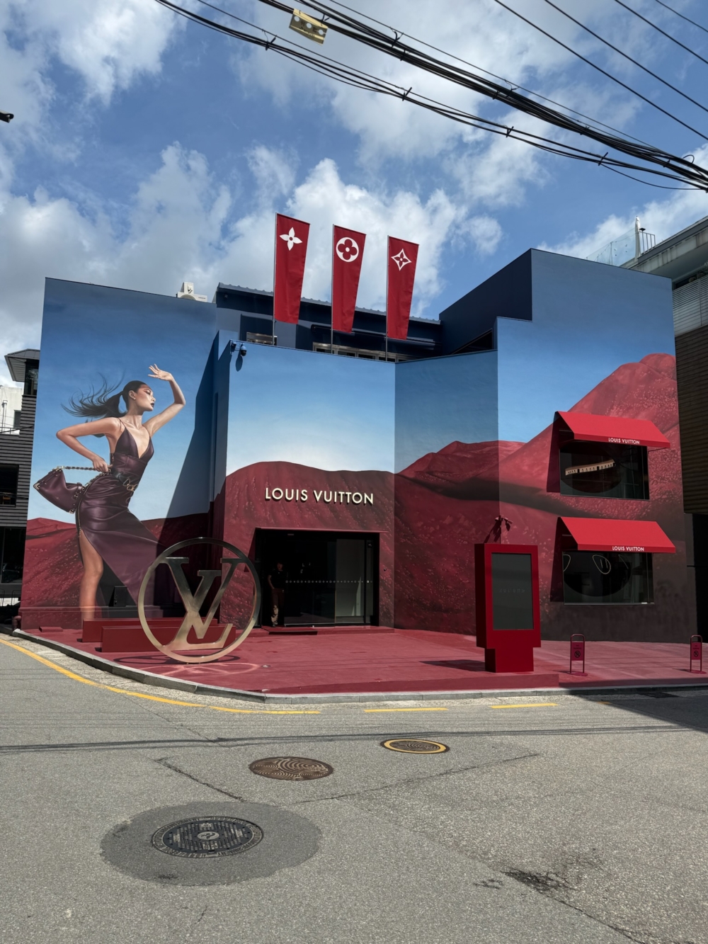 Louis Vuitton在首爾狎鷗亭Dosan開設一座限定的3層樓快閃店