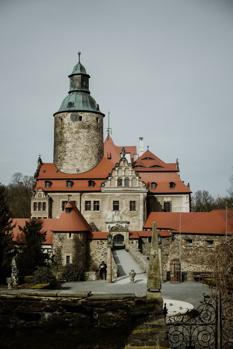 一場魔法學院的奇幻盛事即將開始「College of Wizardry: Wintertide」。