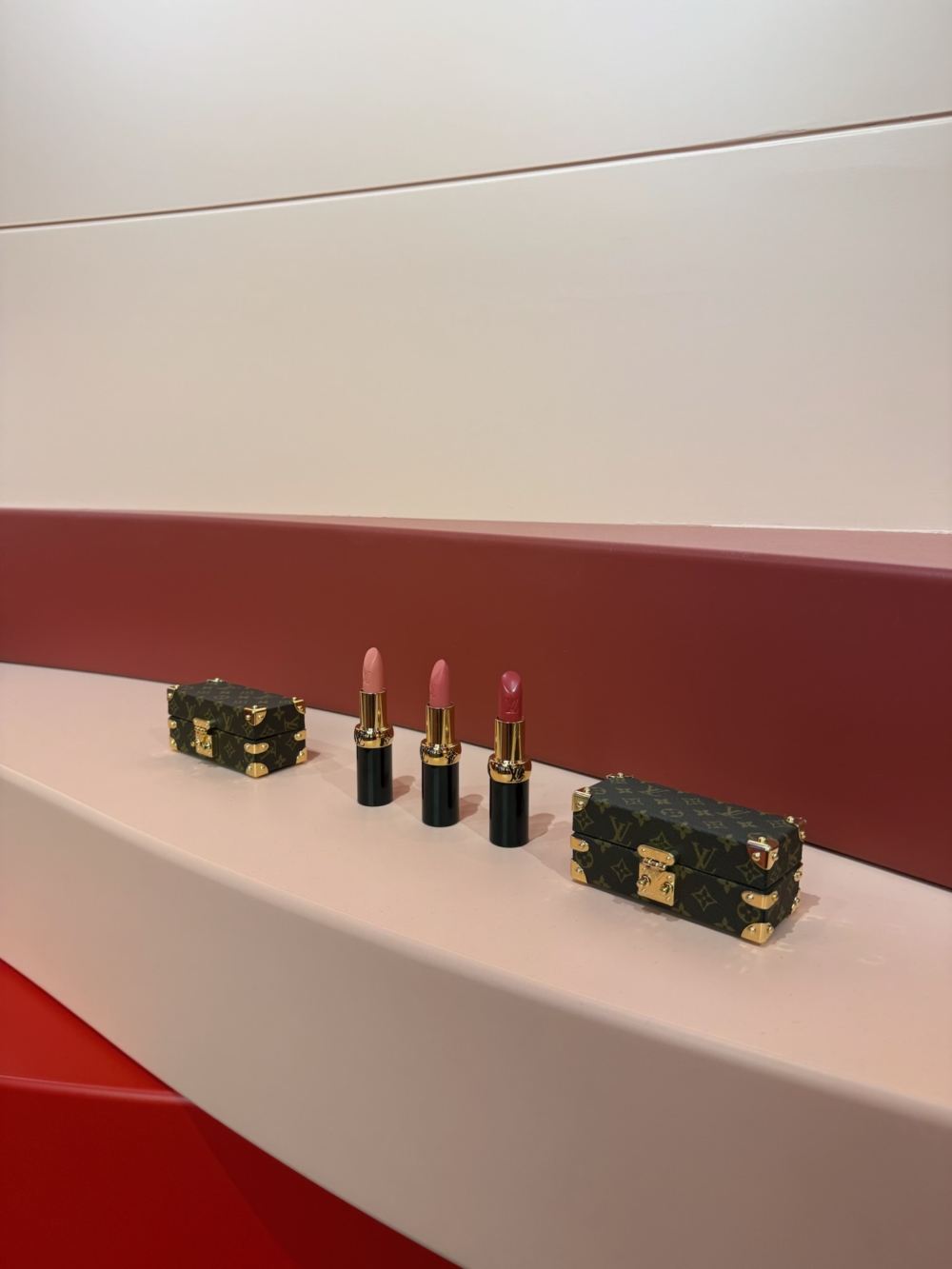 LV Rouge唇膏系列,包含55款色號