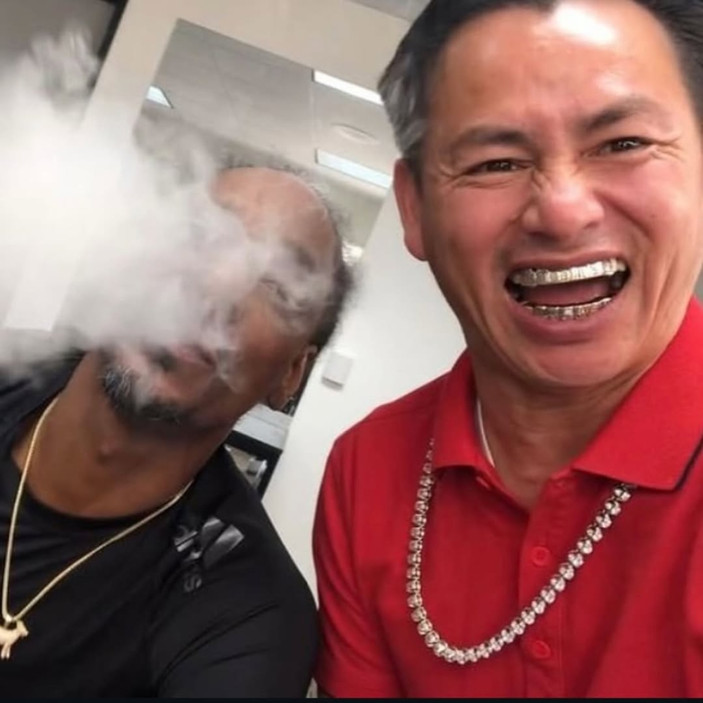 1996年,Johnny和家人終於也踏上了美國土地,帶著夢想和決心