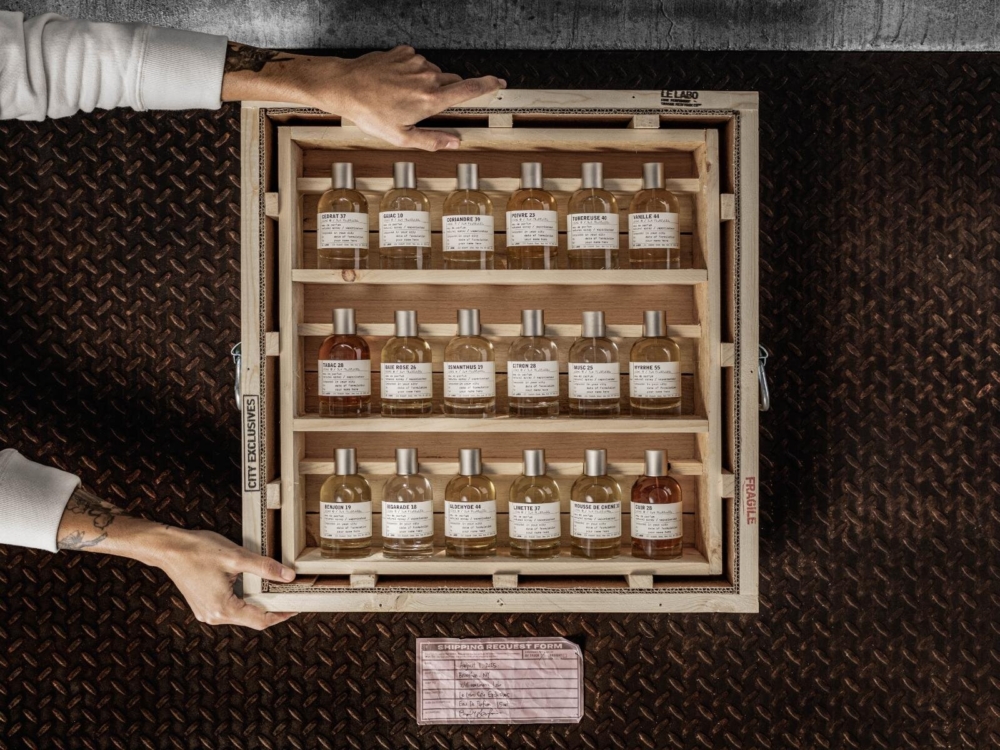 你以為街邊香氛店只是賣香水？錯！它其實是嗅覺行銷（Scent Marketing）的極致化版本