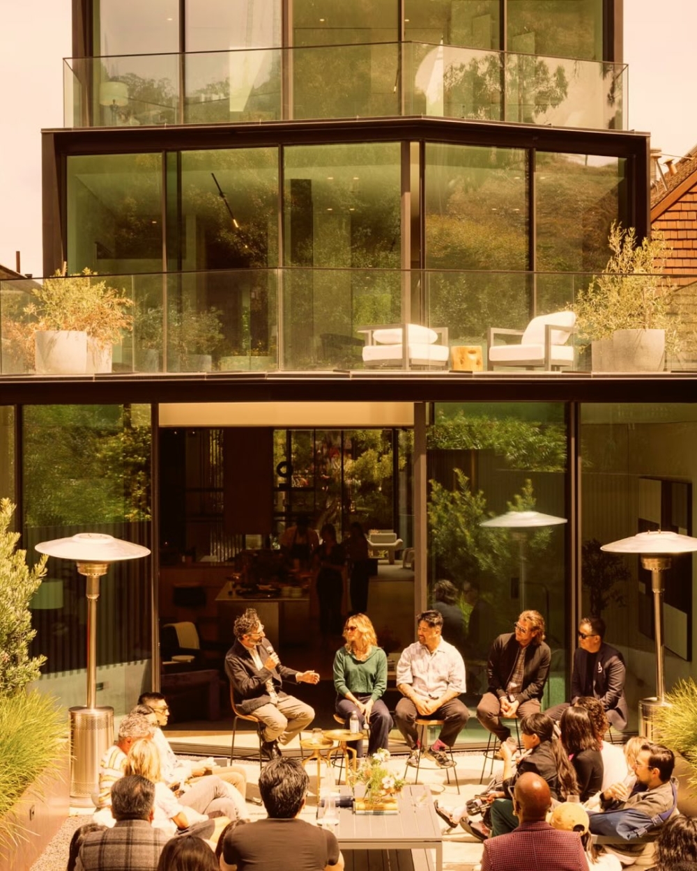 自 1995 年在倫敦希臘街誕生的 Soho House 是全球最具影響力的私人會員俱樂部之一