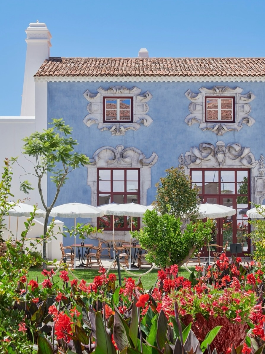 成為品牌跨界的首作，也融合在地與國際工藝師的精湛技藝。