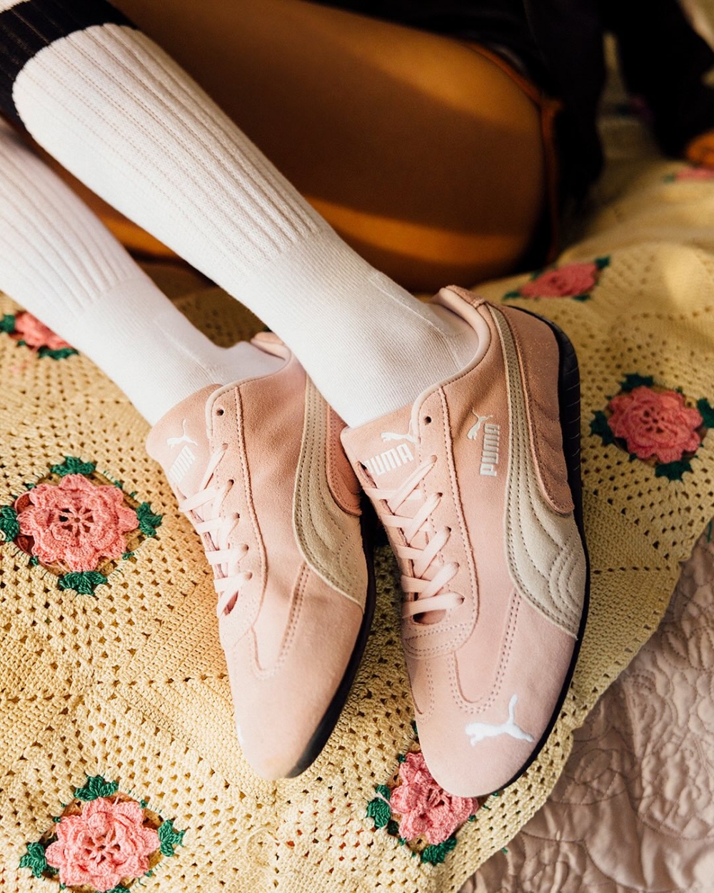 靈感來自1980、90年代專業賽車手所穿的防火賽車鞋