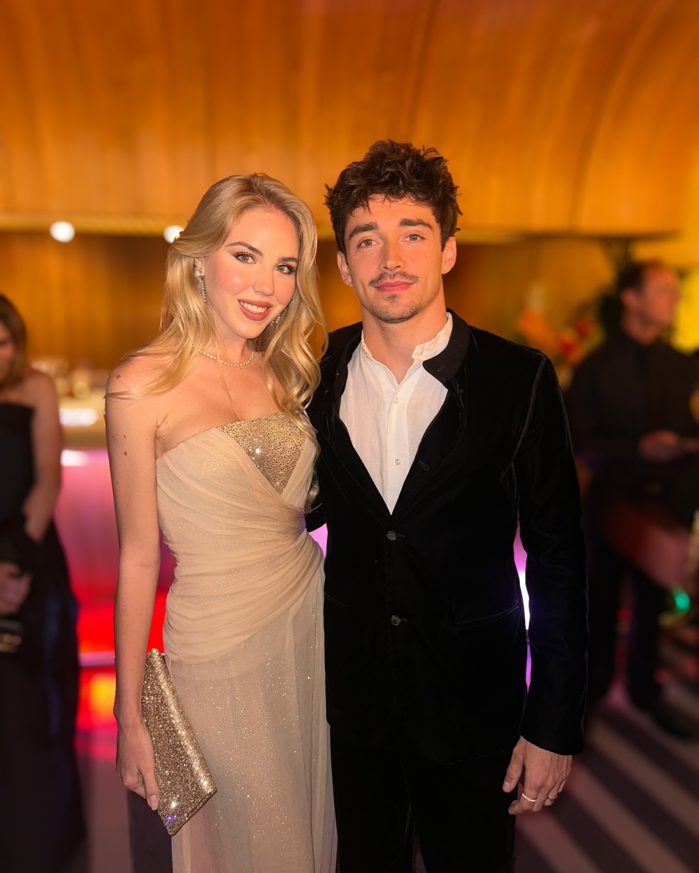 經常欣賞各地的 F1、賽馬等賽事