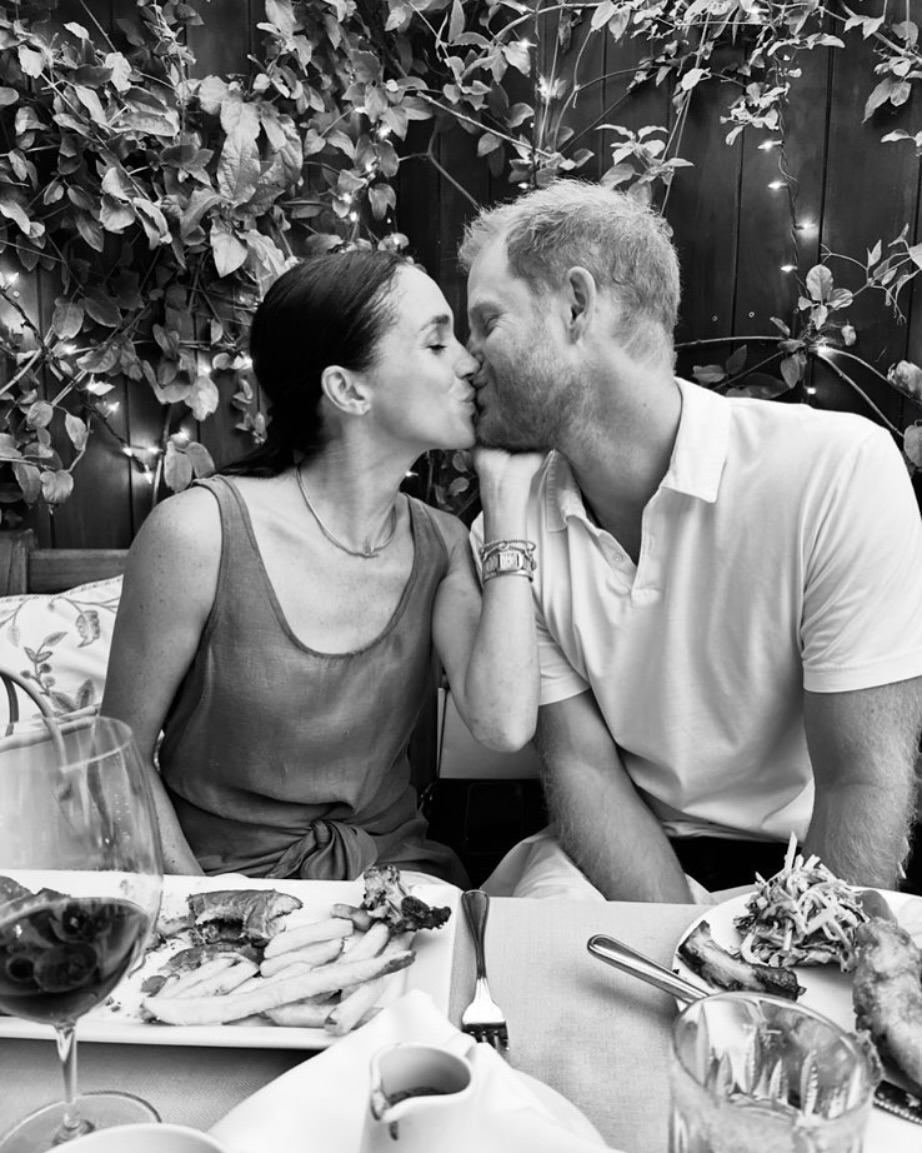 2020年,Harry與Meghan宣布退出皇室公職