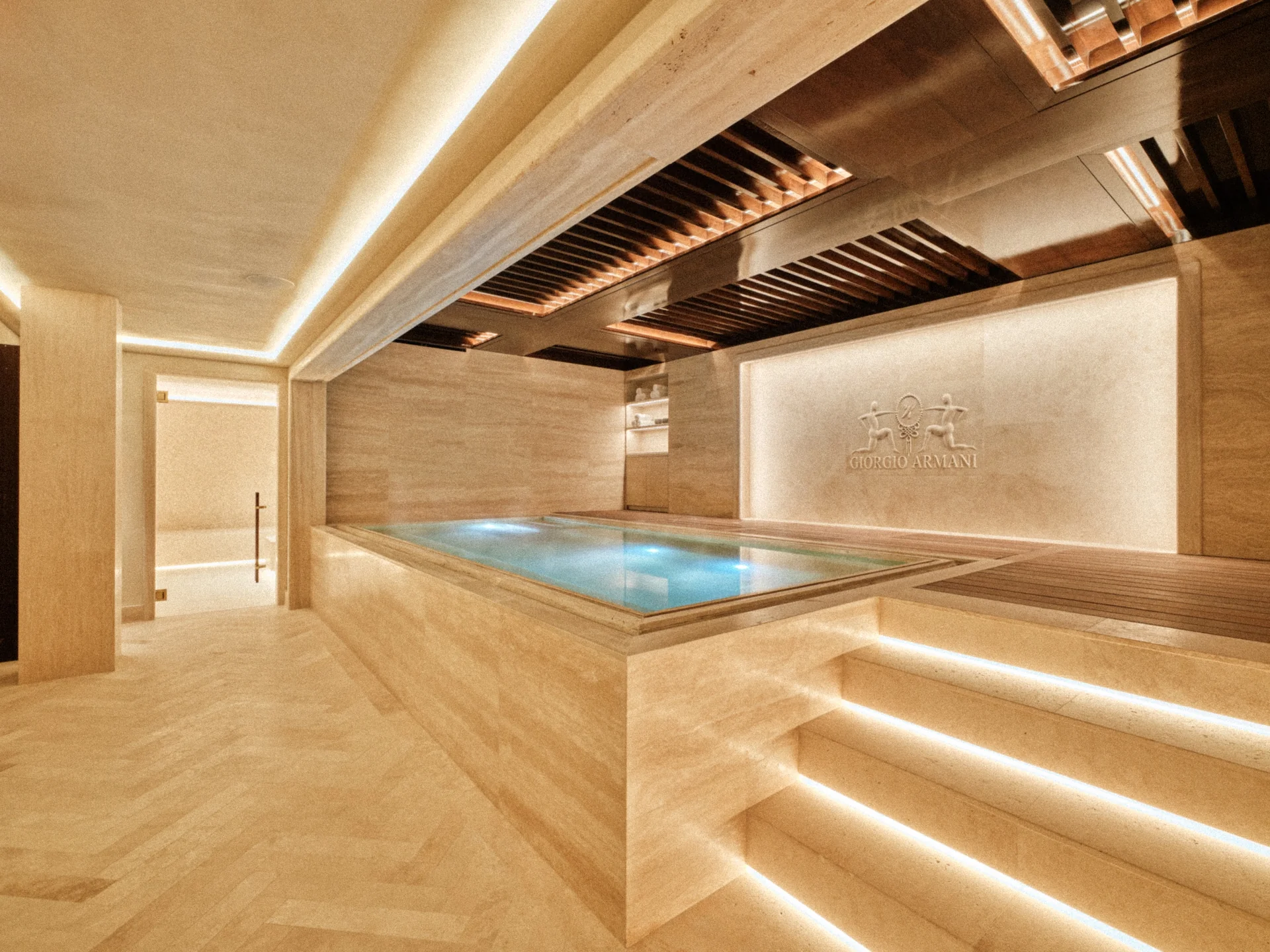 與 Giorgio Armani 合作的水療區是亮點之一