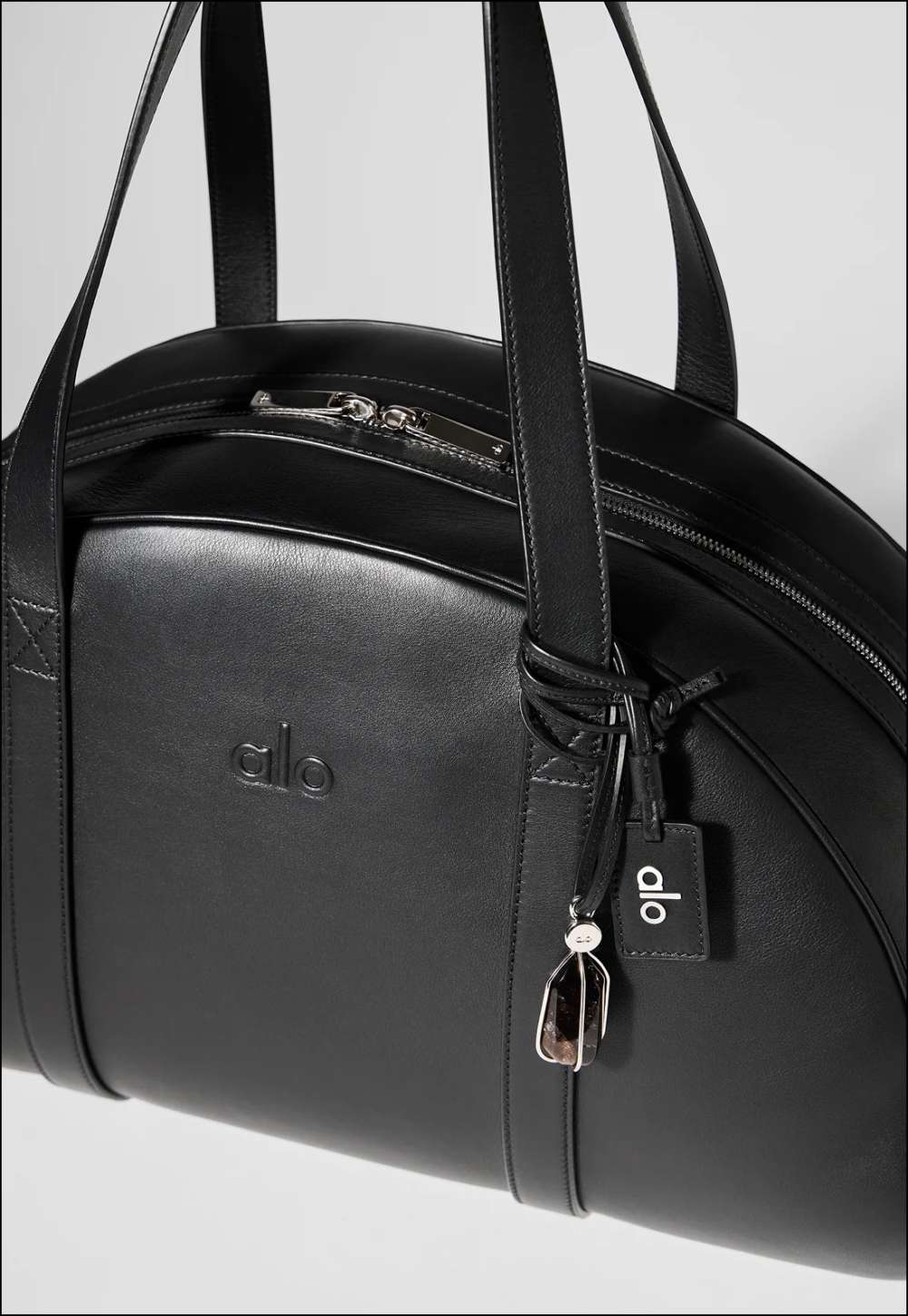 他們這次的手袋系列是完全正規的奢侈品規格