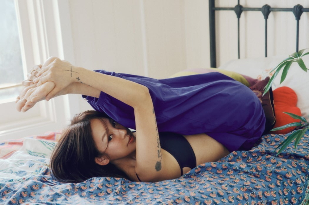 李孝利的個人經歷，從演藝圈的高壓環境到濟州島的寧靜生活，再到如今的瑜伽教學，本身就是一個關於如何在現代社會中尋找平衡的實例