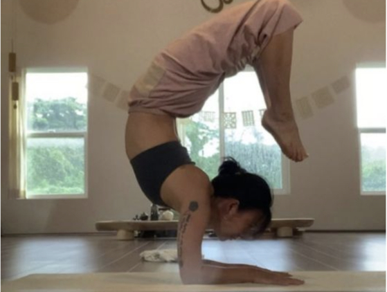 真正的瑜伽精神從來不在於炫耀與展示，而在於內在的覺察與成長