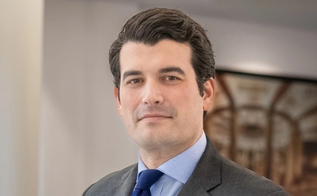 CHANEL 接班人選一直隱身幕後，家族秘而不宣；如今這個名字浮出水面，他在今年低調出任家族辦公室 Mousse Partners 旗下核心公司董事