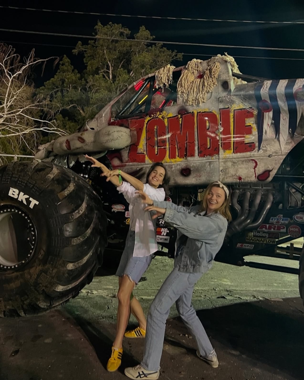 兩人的愛情故事，無聲地告訴世界：我們終其一生尋找的，不過是一個能讓自己感到完整與安心的另一個靈魂