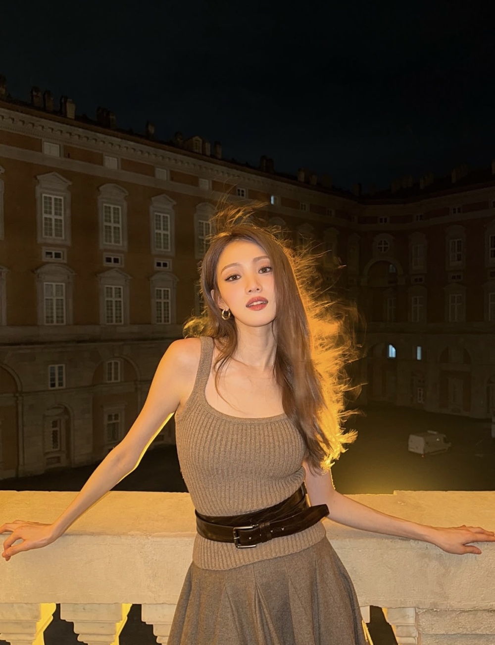 當你開始散發自信與喜悅，周圍的人自然會感受到你的不同。