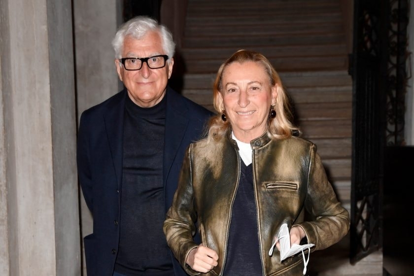 這種思維模式,與他擁有政治學博士學位的母親 Miuccia Prada 如出一轍