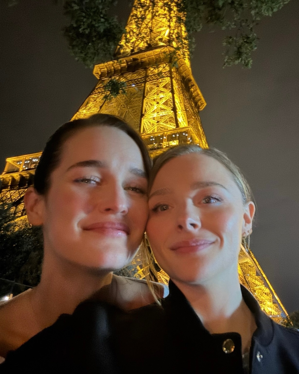 「我們只是人，試著和我們所愛的人在一起，成為最好的自己。」她曾在訪談中如此說道