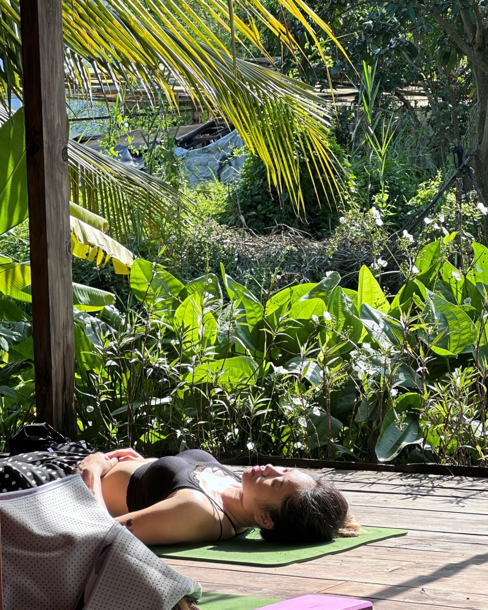 濟州島的生活經驗為她提供了深度的瑜伽修練環境