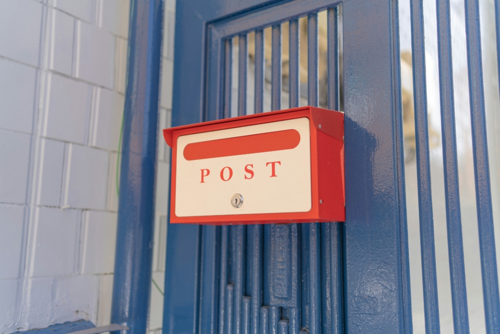 。隨著寄信需求持續下滑，丹麥國營郵政公司 PostNord 在今年 3 月宣布，將於 12 月 30 日投遞最後一封信，就此為延續四個世紀的郵政歷史畫下句點