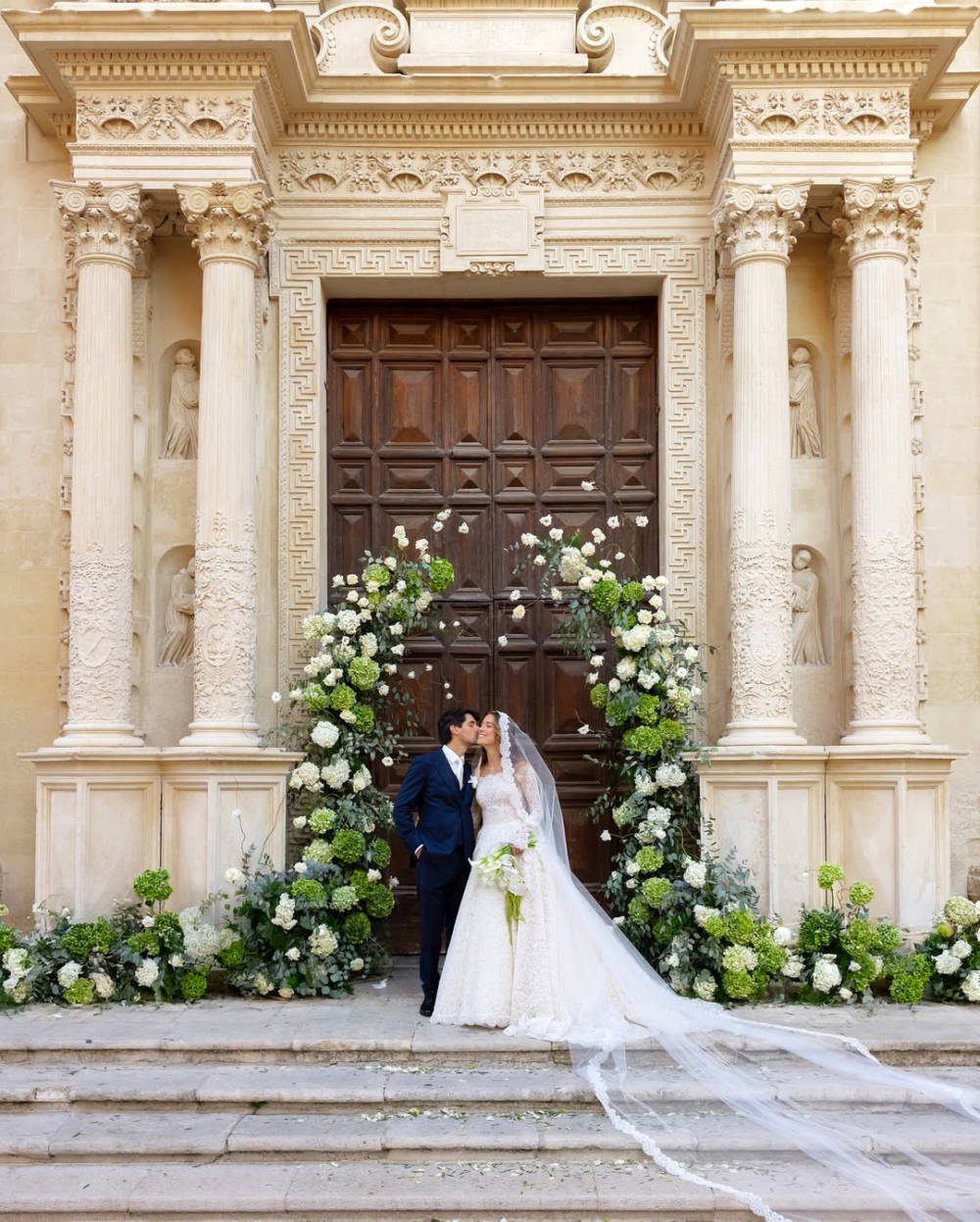 Lorenzo Tolotta-Leclerc與伴侶Charlotte Di Pietro在義大利南部Lecce完成婚禮。