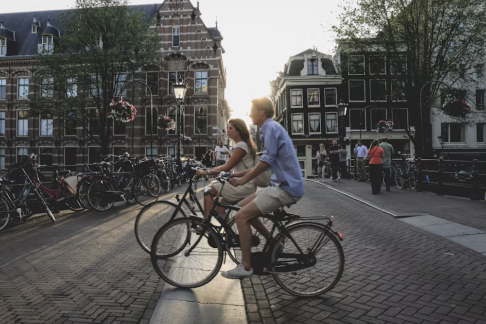 荷蘭人每週工作32小時，四天工作制成為主流，歐洲最短工時卻換來最高幸福感，這真是未來職場最佳解答嗎？