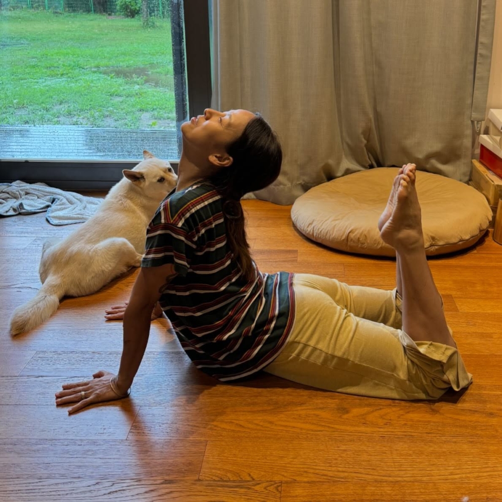 在後疫情時代，社會對於身心健康的關注度顯著提升，李孝利的瑜伽館設立正好回應了這種時代需求