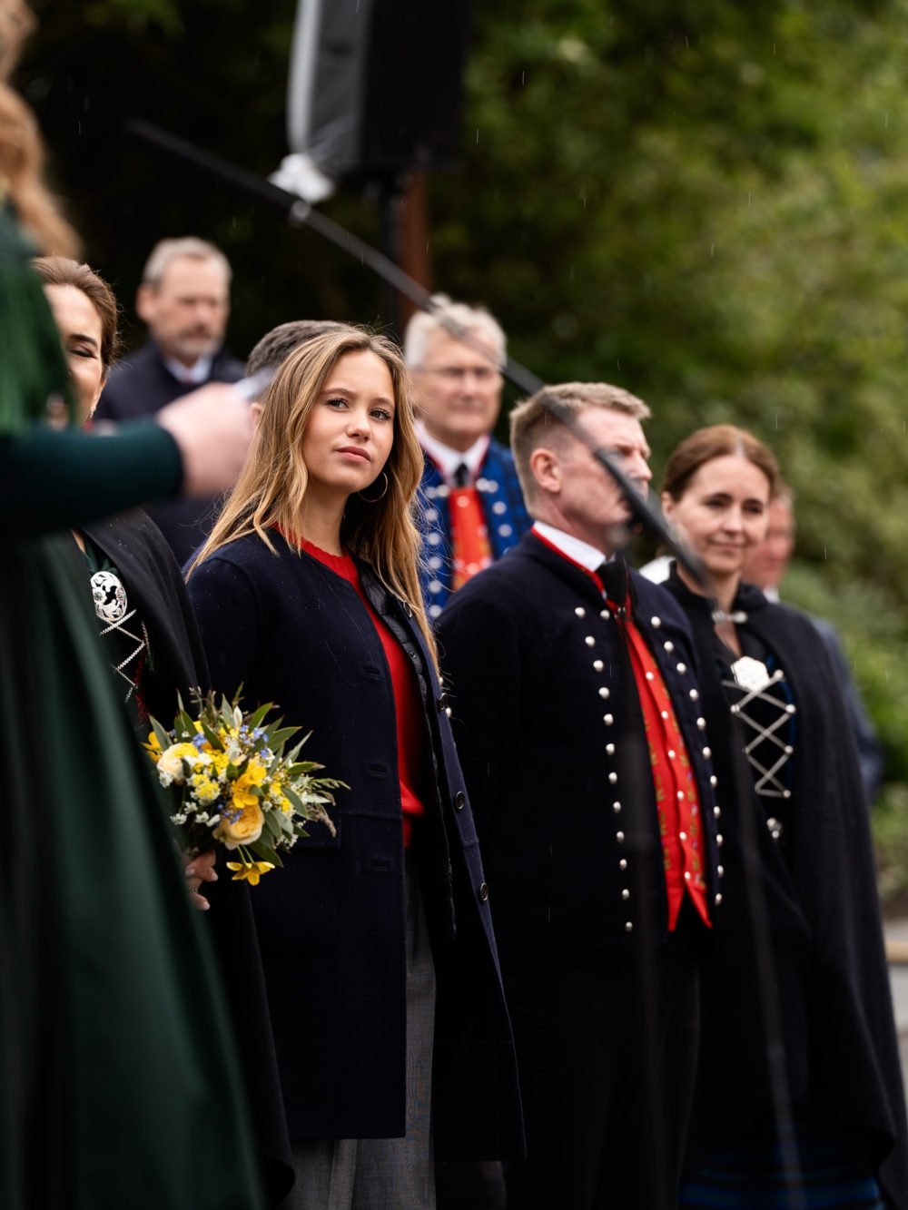 丹麥小公主約瑟芬14歲搬離皇宮，選擇寄宿學校探索多元人生，舞台劇、影集全都挑戰，她的下一步會是什麼？