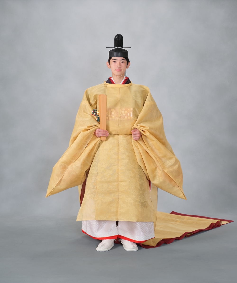 悠仁親王此次成年禮恢復傳統冠冕的製作，顯示皇室在節儉與儀禮傳承之間拿捏平衡的思考