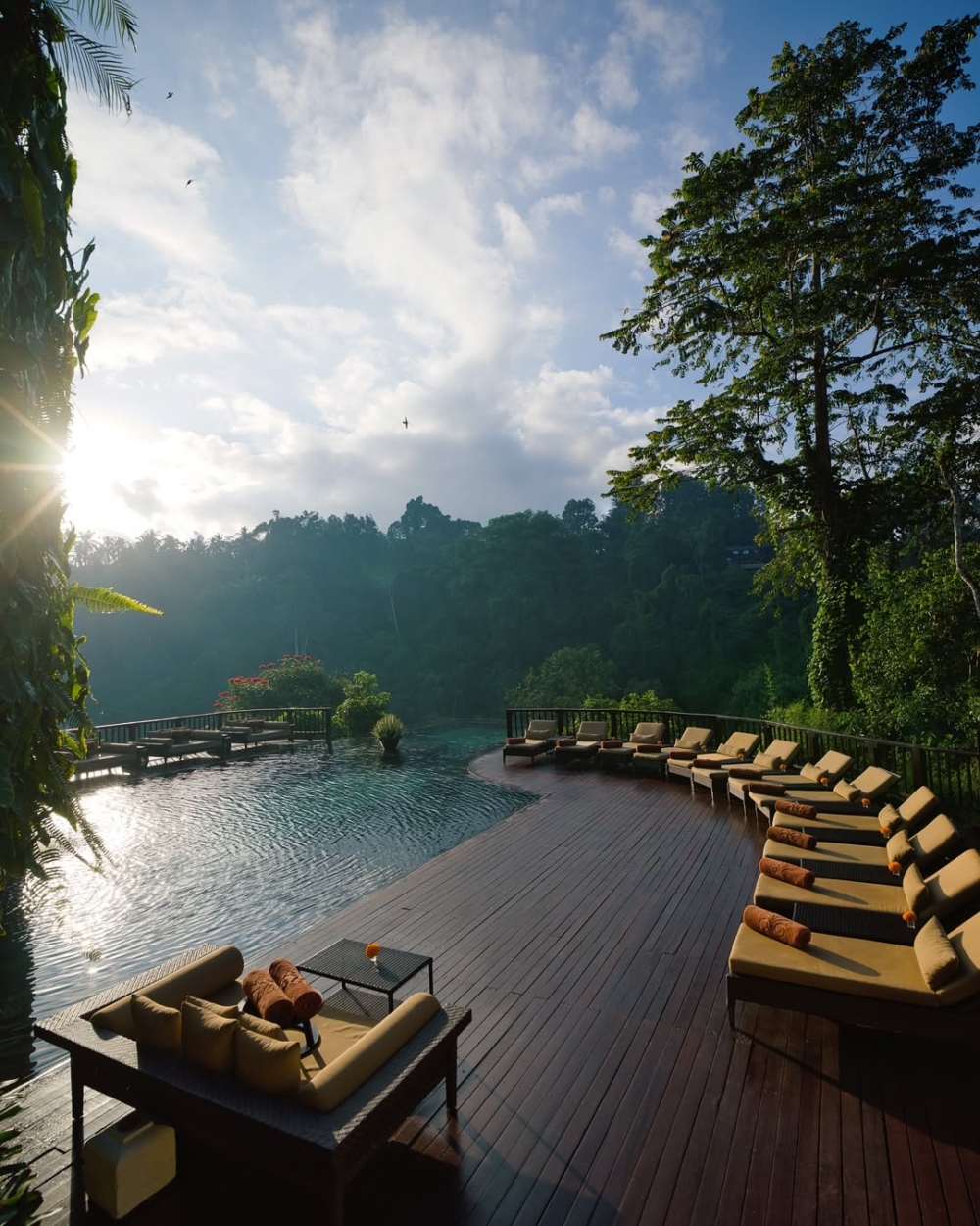 峇里島的魅力，不僅在於碧藍海岸，更在於深藏於山林間的靈性力量。