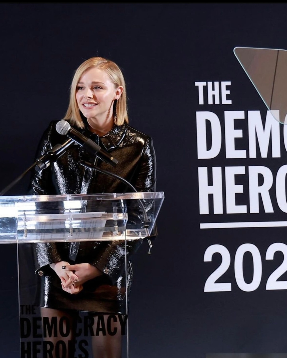 Chloë 過去一直以來積極參與社會議題