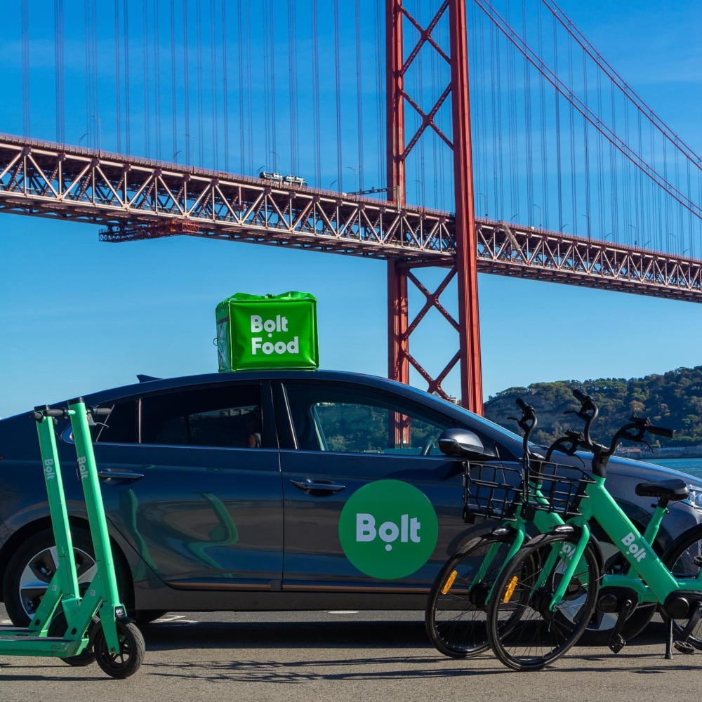 同時非洲的智慧型手機普及率正以每年 30% 的速度成長，而既有的交通基礎建設薄弱