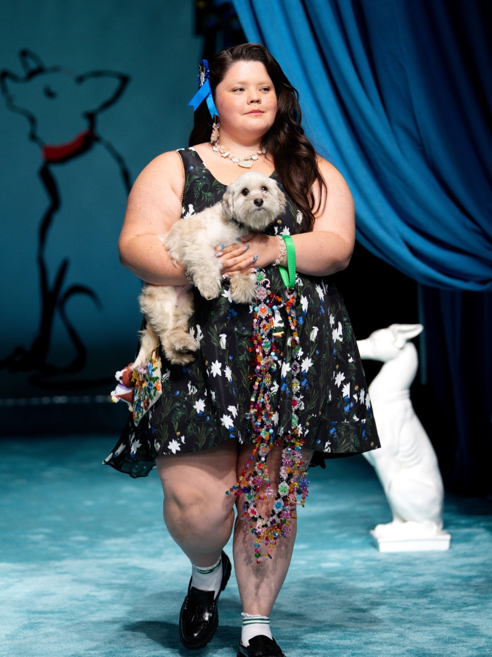 當四條腿遇上伸展台：紐約時裝周成狗狗選美比賽