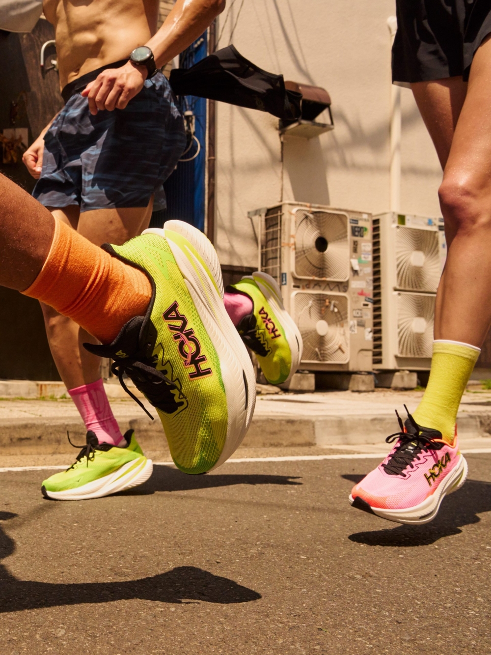 有一句流行的說法是：「當40歲開始大量穿某個品牌時，年輕人就會迅速拋棄它」