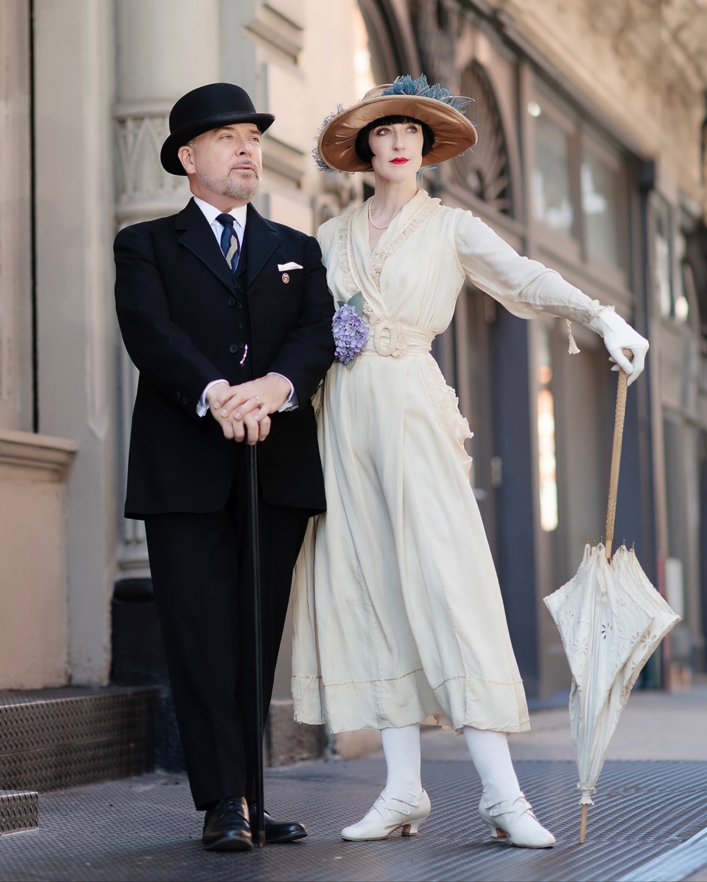 面對這些質疑,Colleen 並沒有退縮。她強調自己的復古裝扮並非美化殖民歷史,而是源自對歷史美學的熱愛