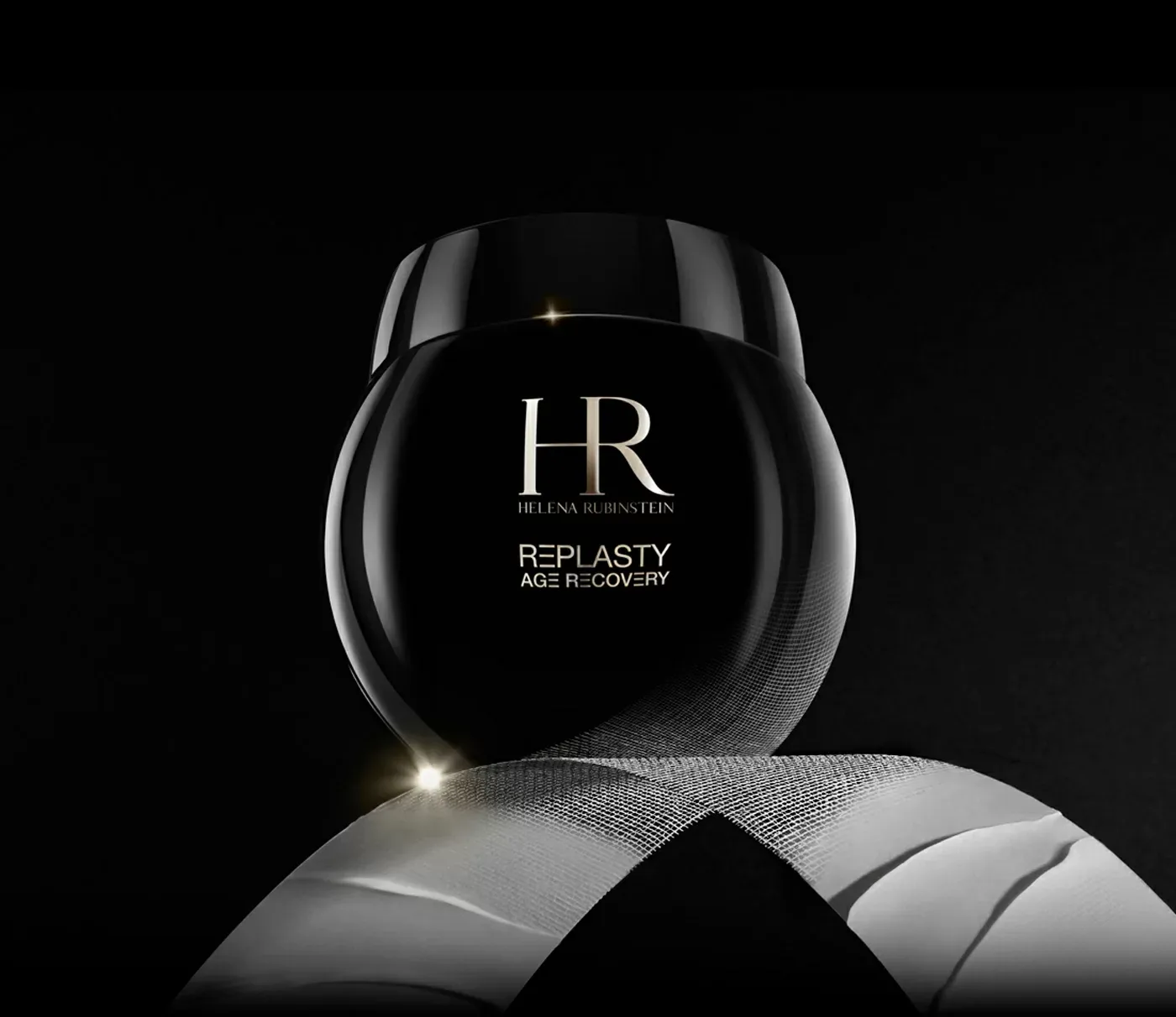 HR赫蓮娜的「黑繃帶修護乳霜」幾乎是專櫃中的王者