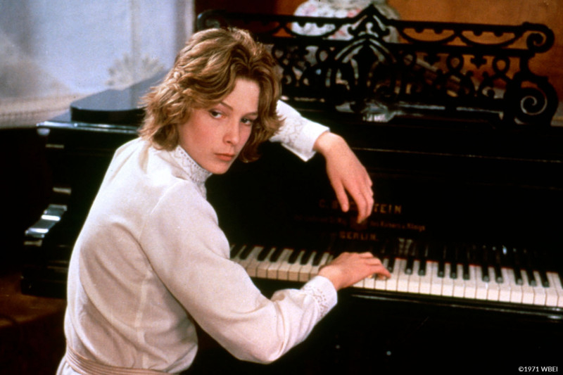 在多重壓力下的 Björn Andrésen 開始厭惡鏡子裡的自己