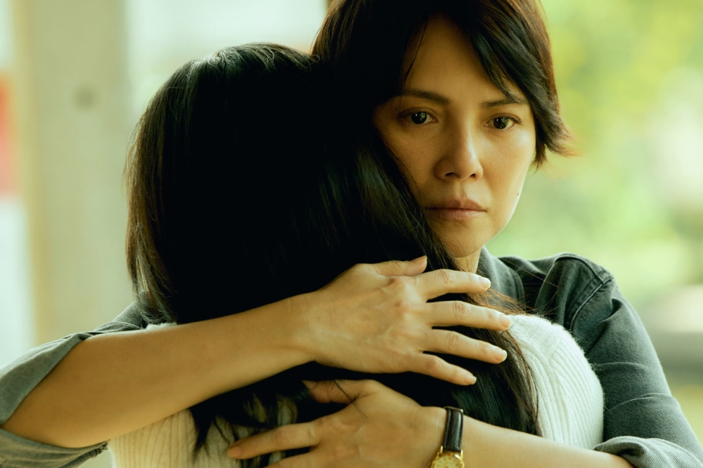 對母親而言，知道女兒不是純粹的白蓮花，那份痛是雙重的