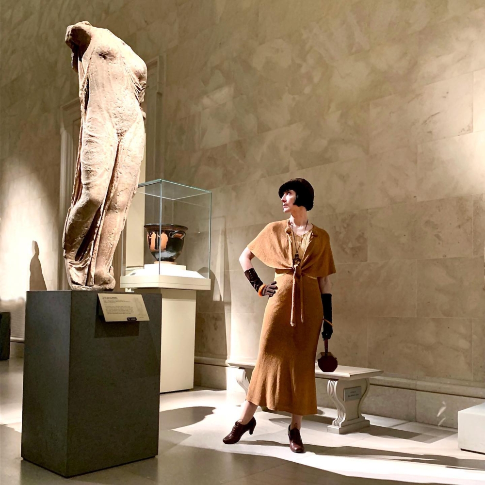 Colleen Darnell用洋裝打開時光之門