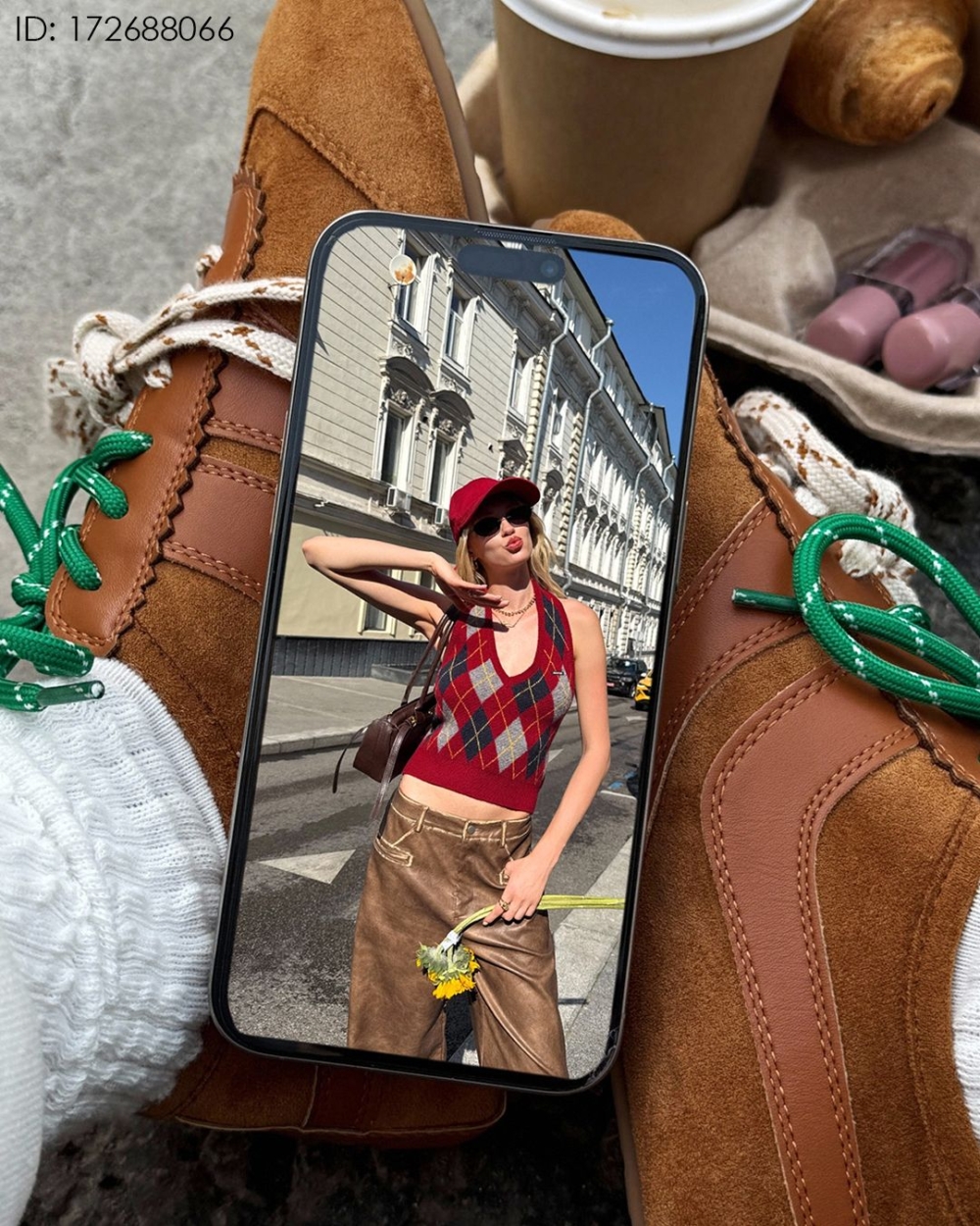 從手機滑進巴黎街頭，SHEIN要把虛擬流量變成人潮