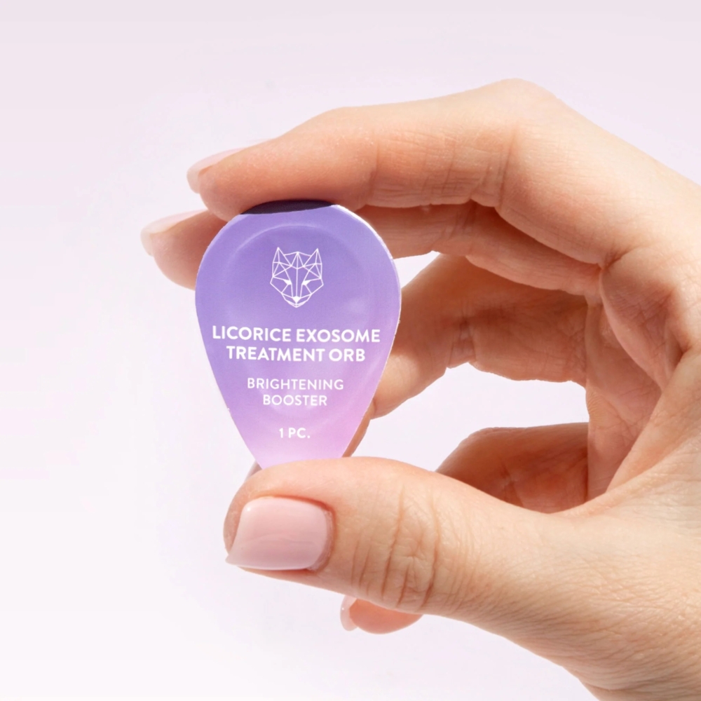 Snow Fox 甘草根外泌體美白小魔球主打精準靶向黑色素細胞，抑制色素擴散與淡化沉澱