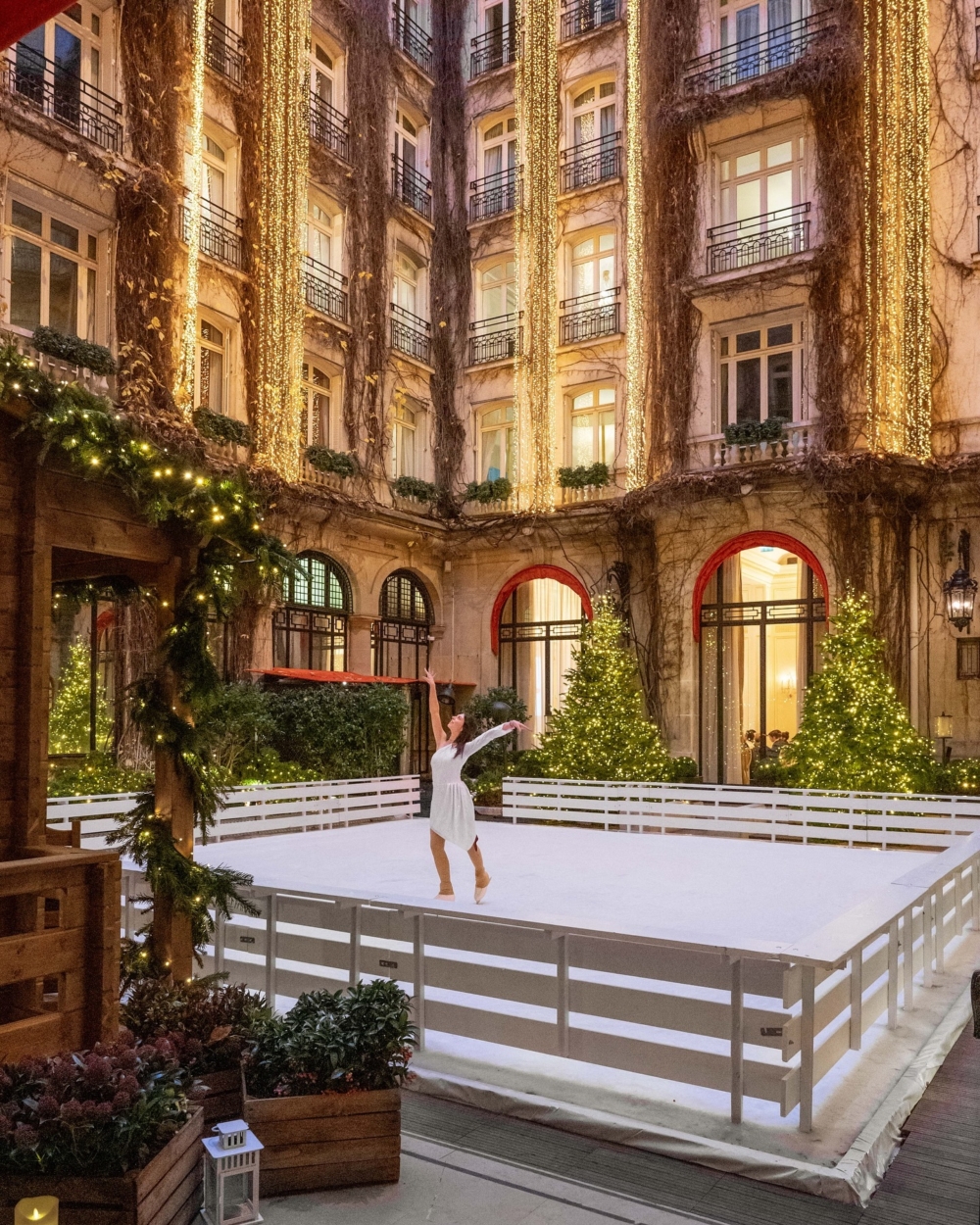 Plaza Athénée Hotel（雅典娜廣場酒店）：蒙田大道上的奢華冰上饗宴