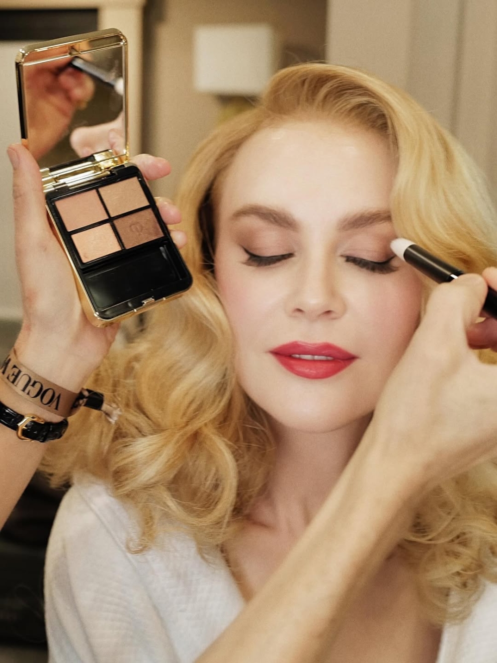 將精力集中在高端護膚品牌上，例如旗下的肌膚之鑰（Clé de Peau Beauté）、Shiseido同名品牌