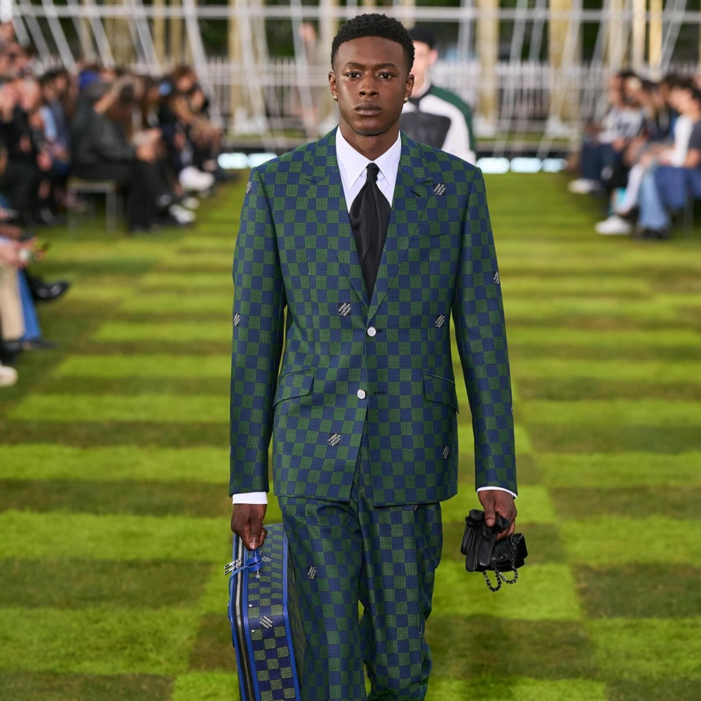 2026年度顏色：Transformative Teal（變革藍綠）