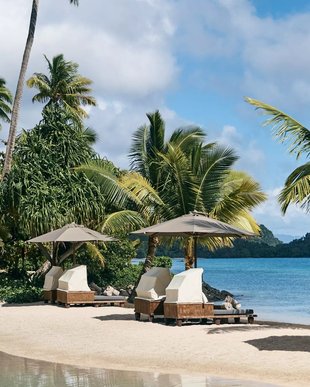 這份執念本身就說明了一件事：當你擁有一切後，最渴望的，反而是一個能讓靈魂真正安靜下來的所在。