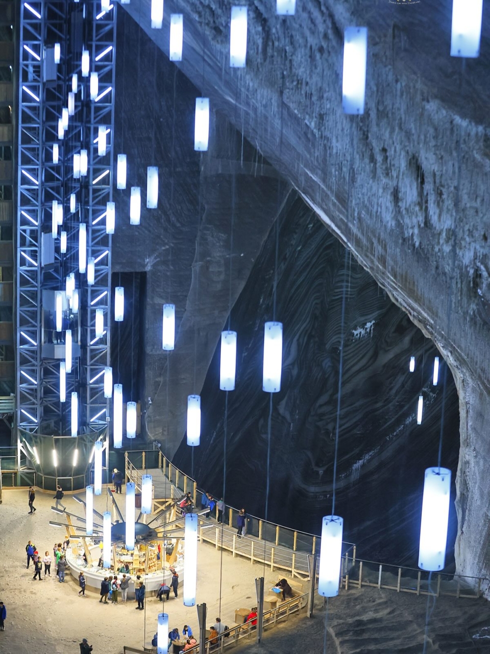 這座地下寶庫的開採歷史，可以追溯到遙遠的古羅馬時期