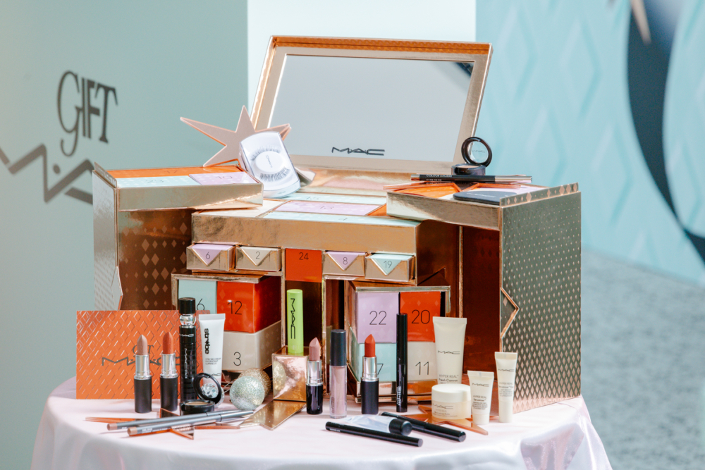 M.A.C 2025年聖誕倒數月曆