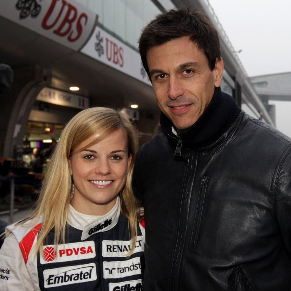 從駕駛席轉為幕後