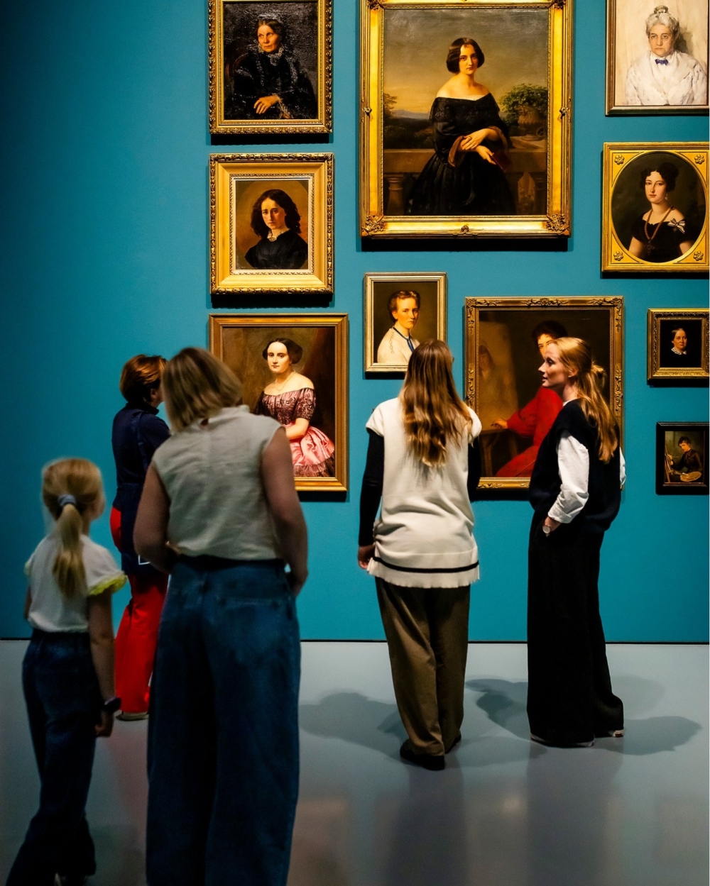 別以為這場導覽只是無腦罵人！導覽員 Langelinck 雖然毒舌，但其實對藝術歷史很有研究。