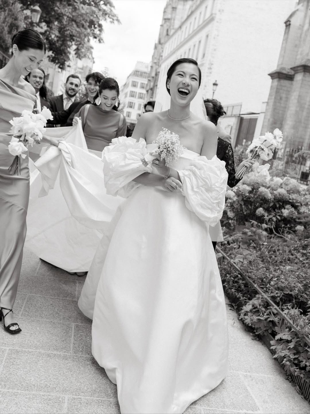 整場婚禮充滿巴黎氣息與細膩情調，既保留歐洲傳統，又融入現代的輕盈與浪漫。